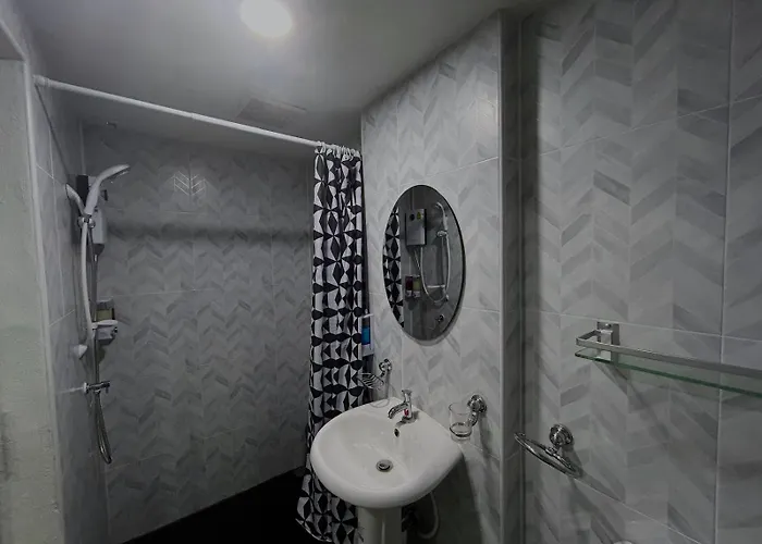 Skylink Homes - Pattunaam - Airport Link & Bts Chidlom 3* Бангкок