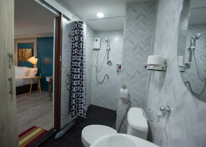 Skylink Homes - Pattunaam - Airport Link & Bts Chidlom 3* Бангкок