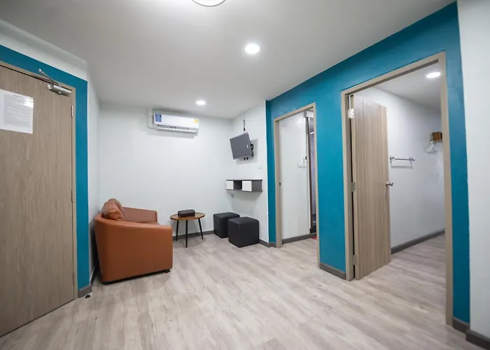 Skylink Homes - Pattunaam - Airport Link & Bts Chidlom Бангкок