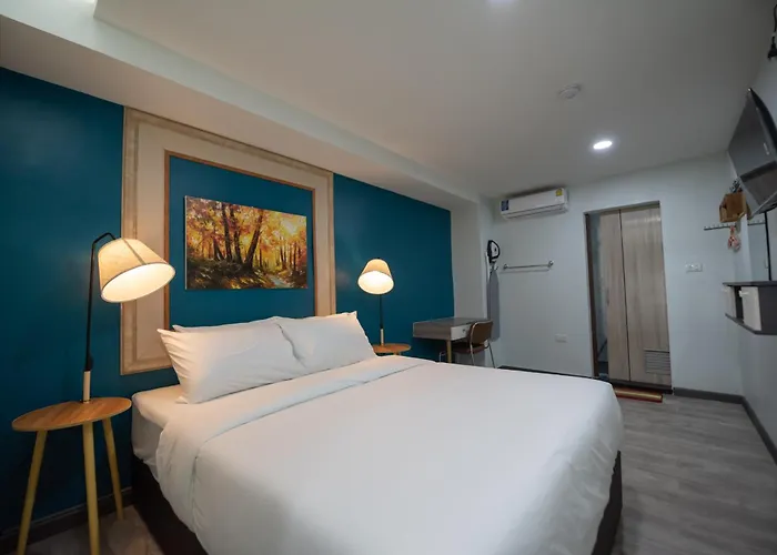 Skylink Homes - Pattunaam - Airport Link & Bts Chidlom Апарт-отель 3*