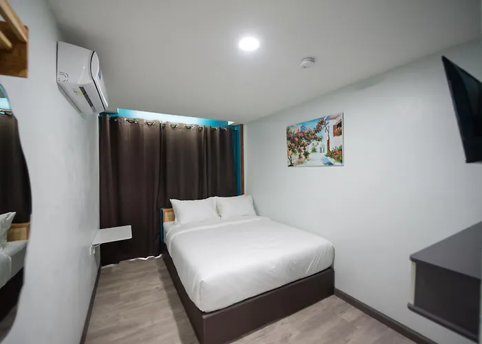 Skylink Homes - Pattunaam - Airport Link & Bts Chidlom Апарт-отель 3*