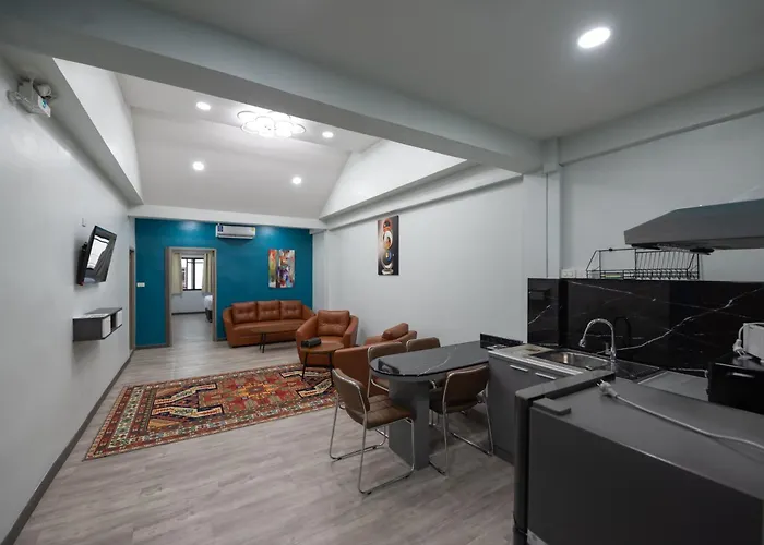 Skylink Homes - Pattunaam - Airport Link & Bts Chidlom Апарт-отель