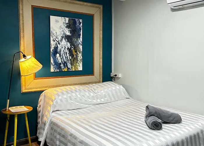 Skylink Homes - Pattunaam - Airport Link & Bts Chidlom 3* Бангкок