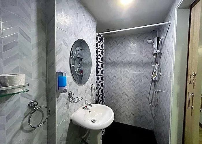Skylink Homes - Pattunaam - Airport Link & Bts Chidlom 3* Бангкок